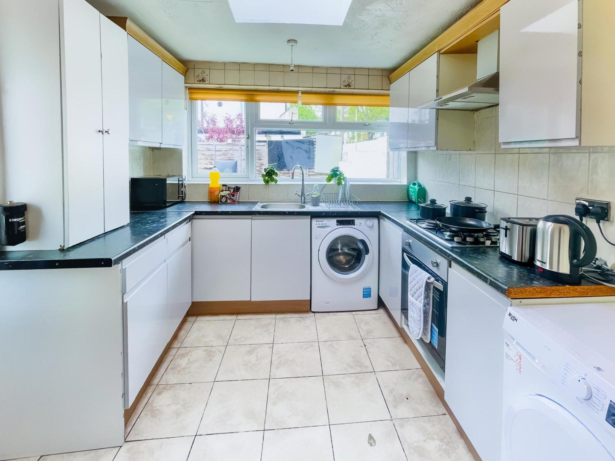 Apartment In Plaistow & Free Parking