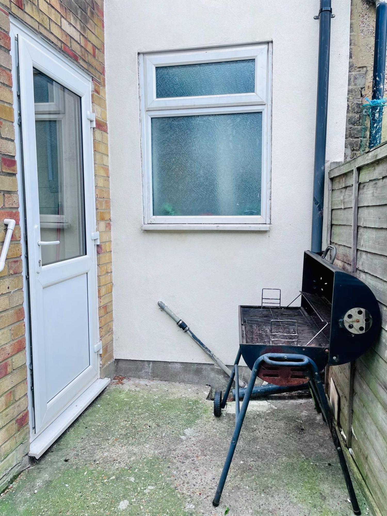 In Plaistow & Free Parking *