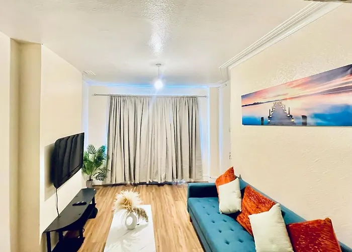 Home In Plaistow & Free Parking
