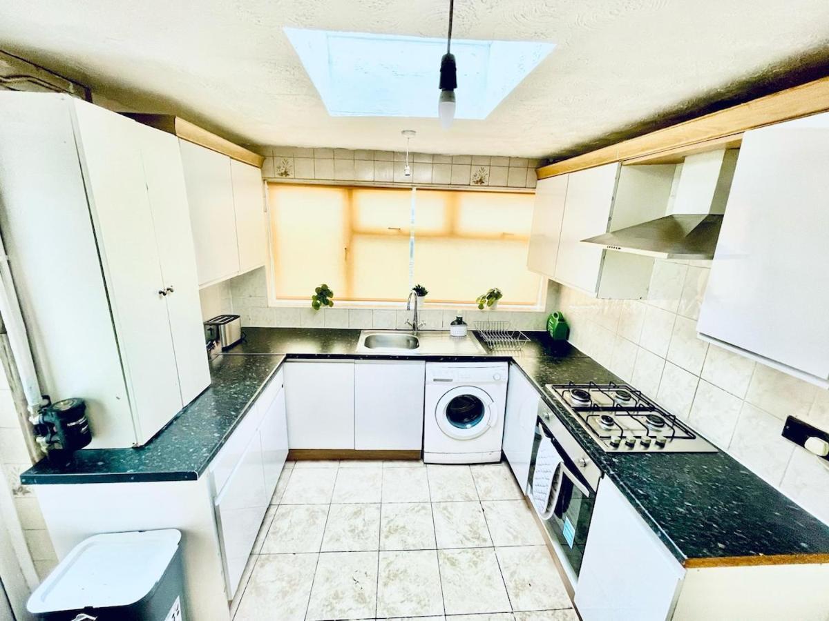 In Plaistow & Free Parking * Londra
