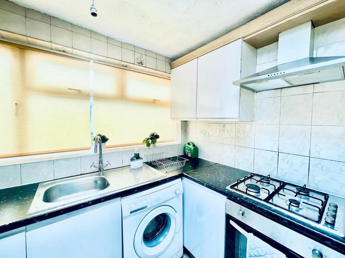 In Plaistow & Free Parking Appartamento